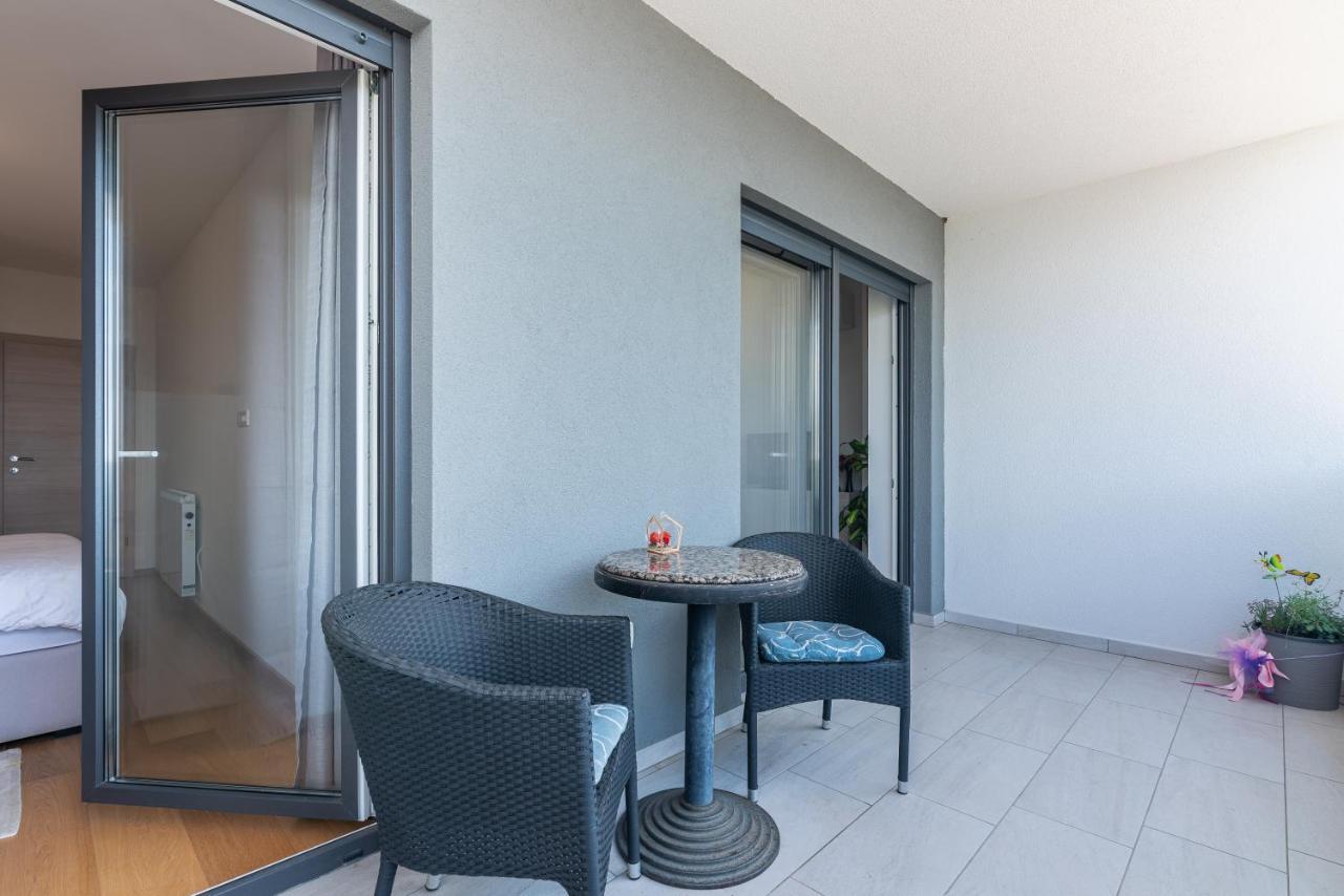 Apartment With Balcony Ocean Paradise カスタヴ エクステリア 写真