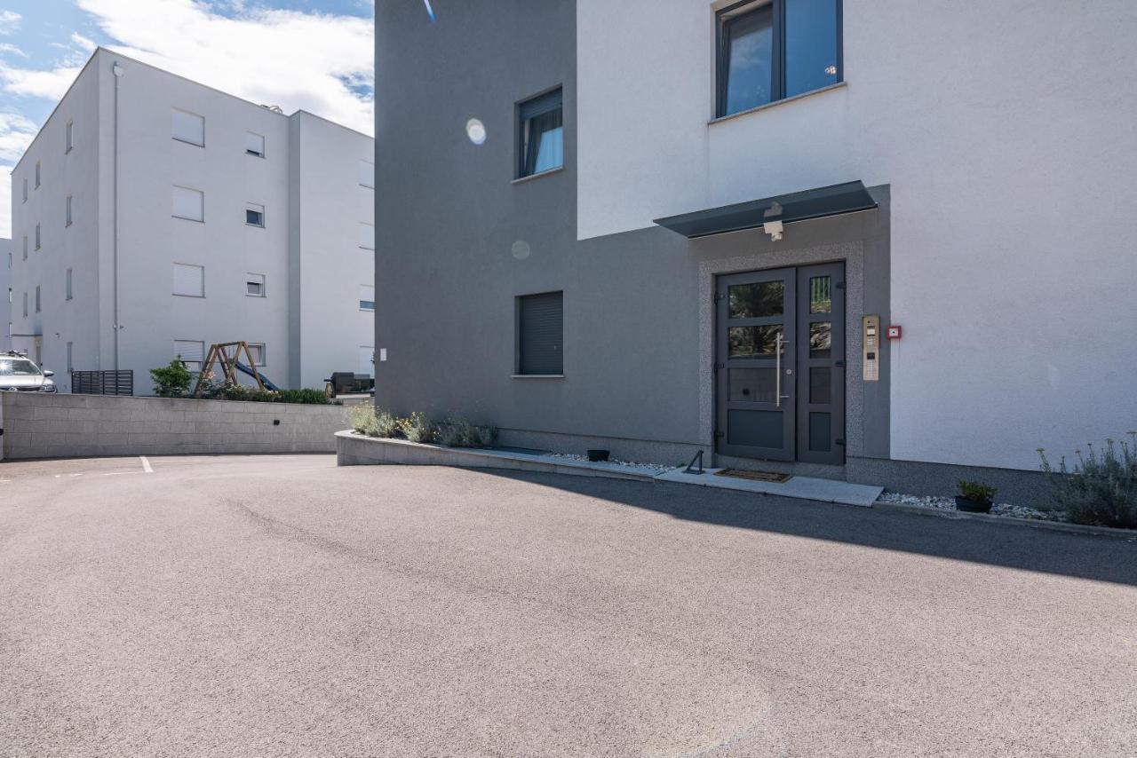 Apartment With Balcony Ocean Paradise カスタヴ エクステリア 写真